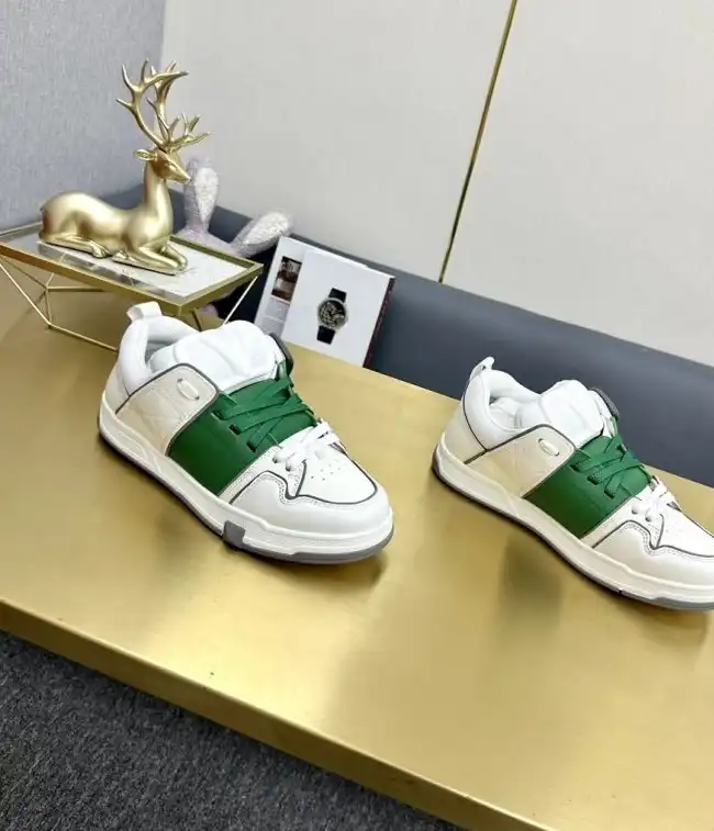 hype Valentino Sneakers