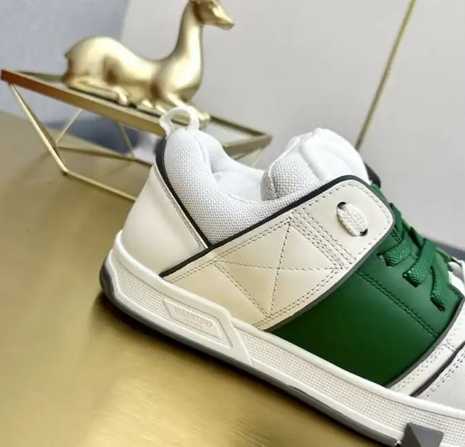 hype Valentino Sneakers