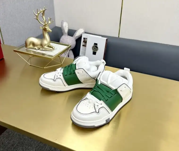 hype Valentino Sneakers