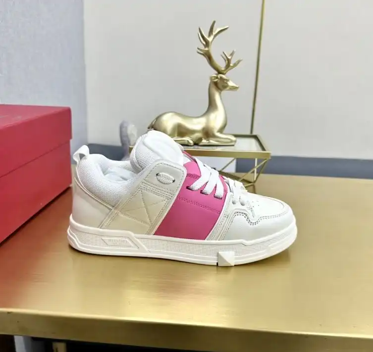 hype Valentino Sneakers