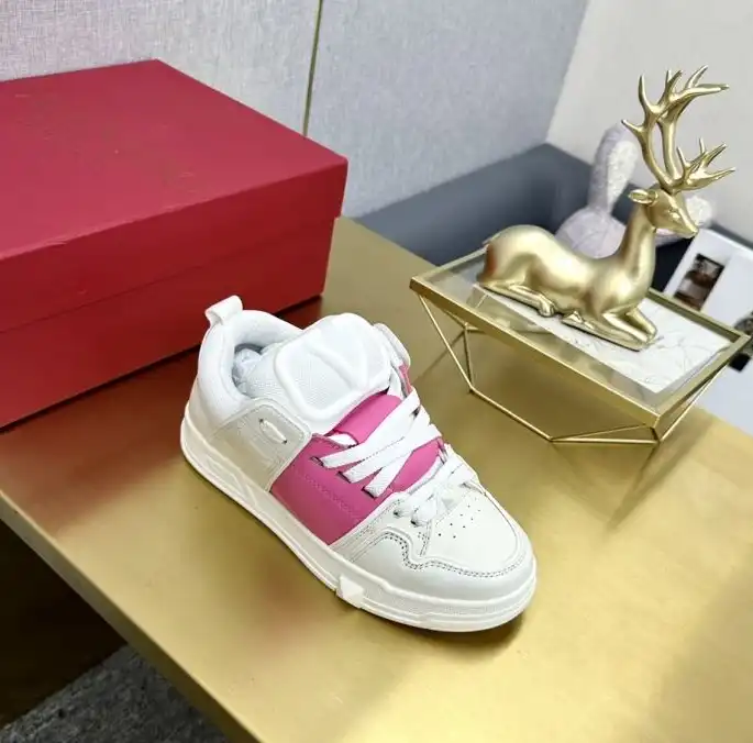 hype Valentino Sneakers