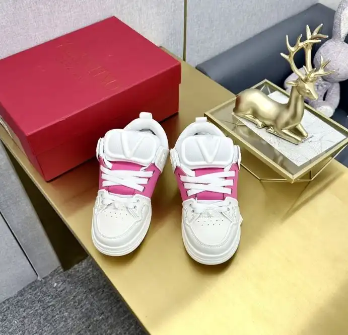 hype Valentino Sneakers