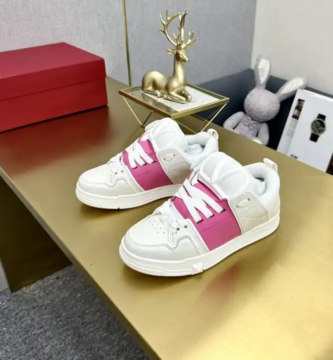 hype Valentino Sneakers