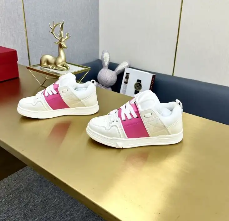 hype Valentino Sneakers