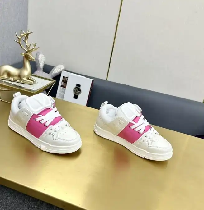 hype Valentino Sneakers