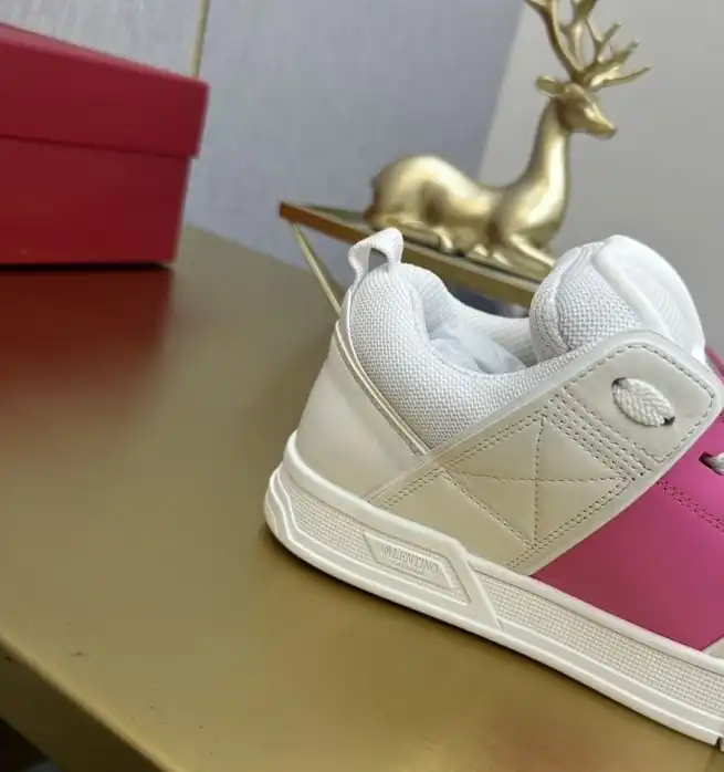 hype Valentino Sneakers