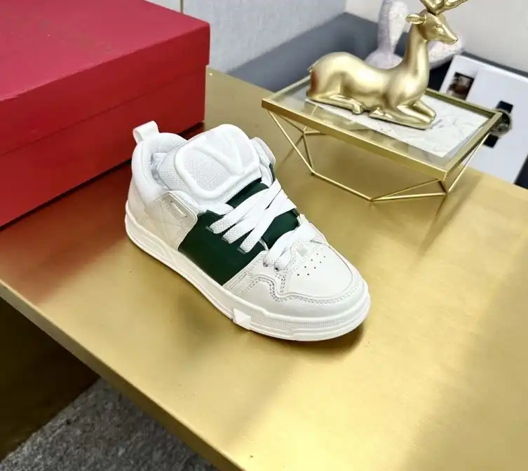 hype Valentino Sneakers