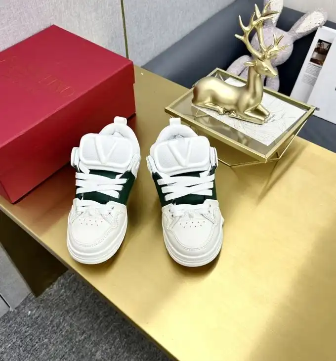 hype Valentino Sneakers