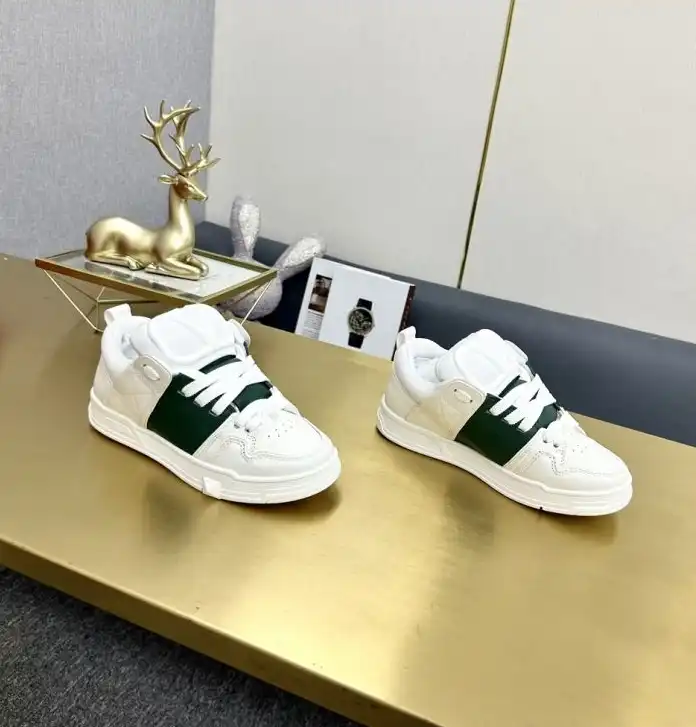 hype Valentino Sneakers