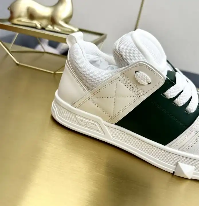 hype Valentino Sneakers