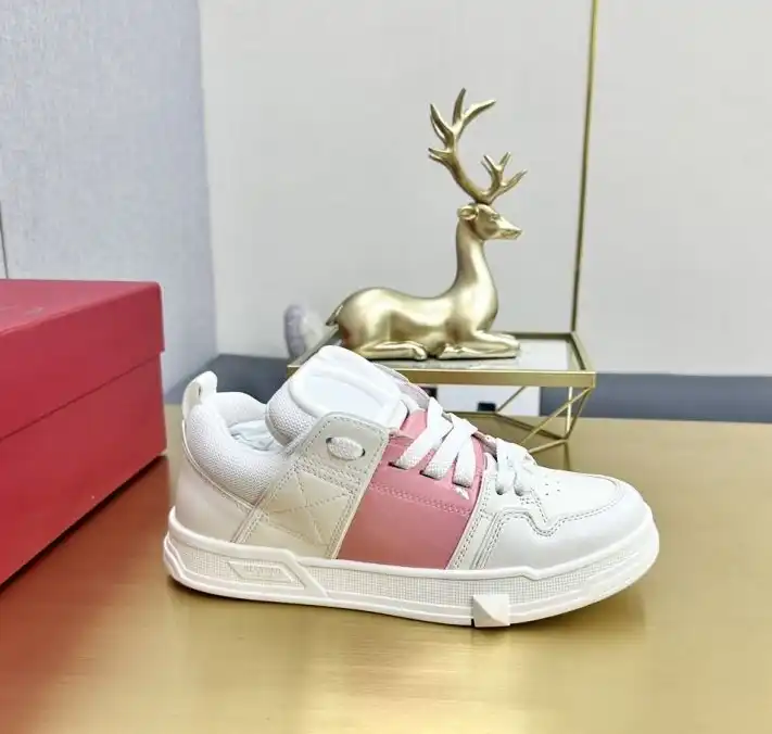 hype Valentino Sneakers