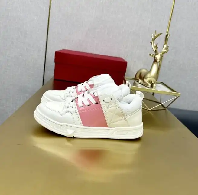 hype Valentino Sneakers