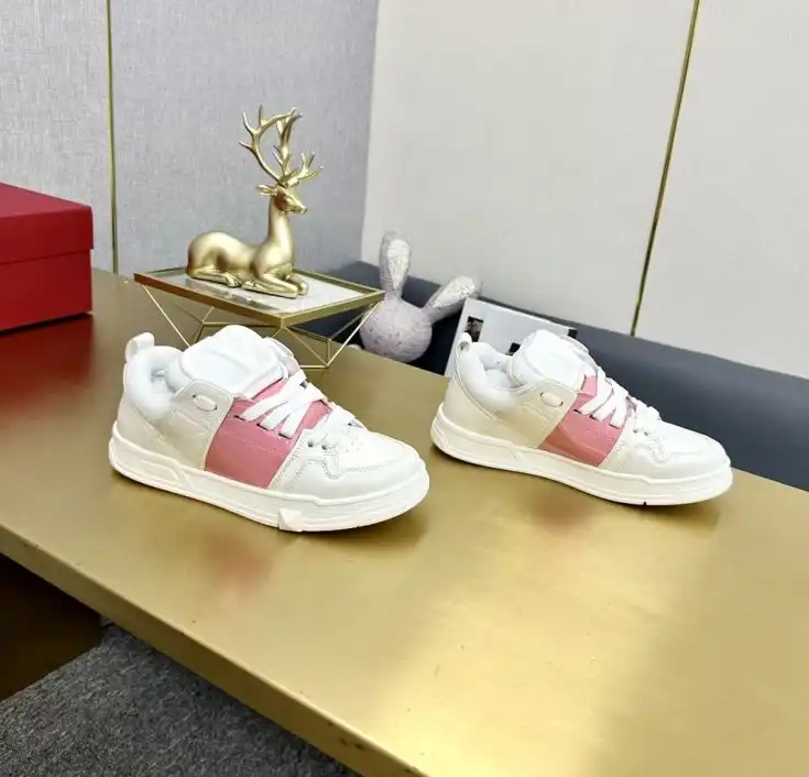 hype Valentino Sneakers