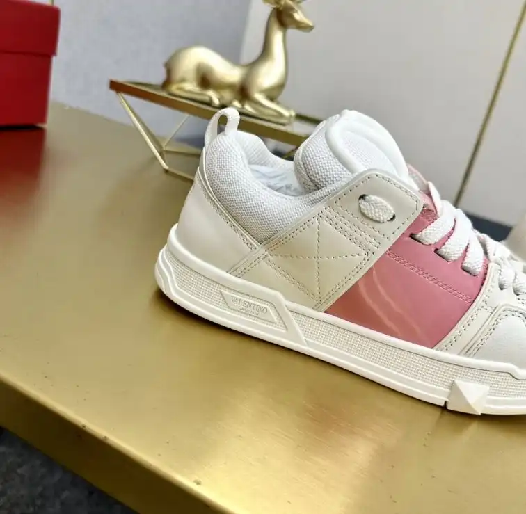 hype Valentino Sneakers