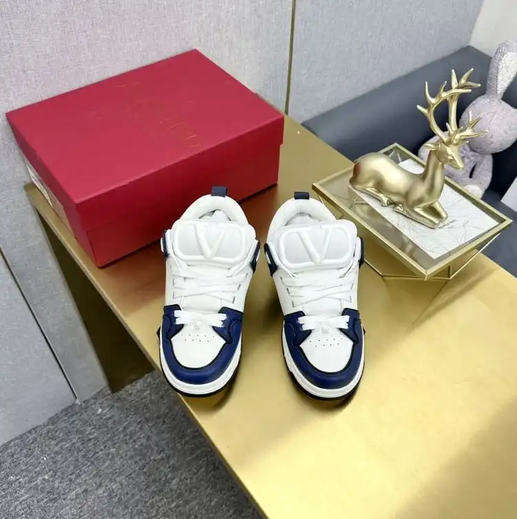 hype Valentino Sneakers