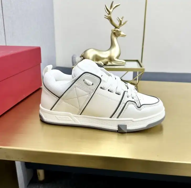 hype Valentino Sneakers