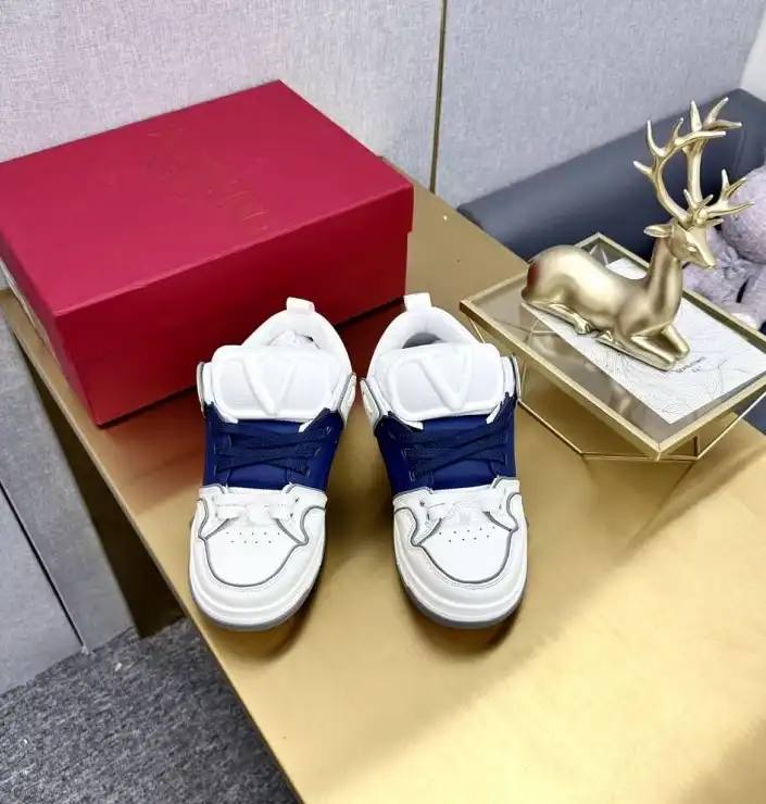 hype Valentino Sneakers