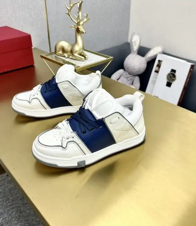 hype Valentino Sneakers