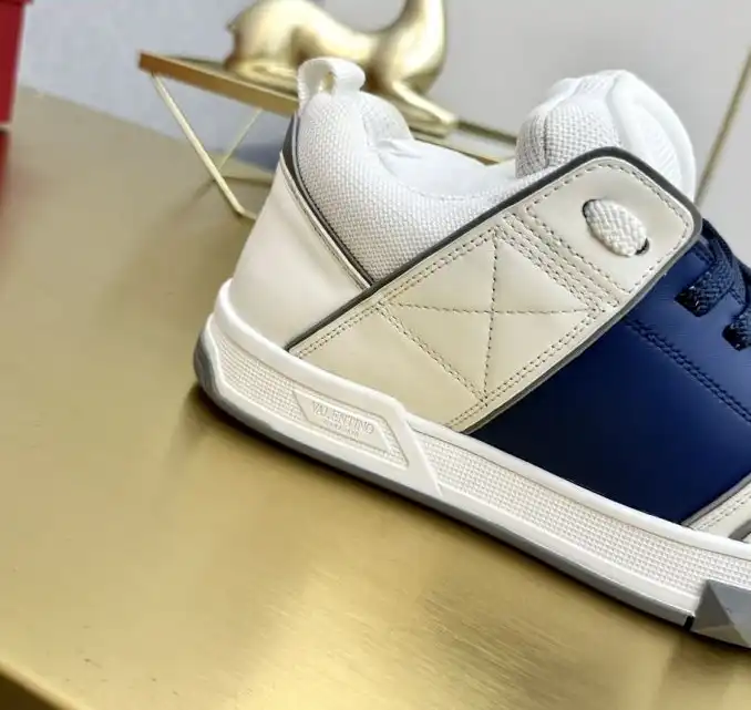 hype Valentino Sneakers