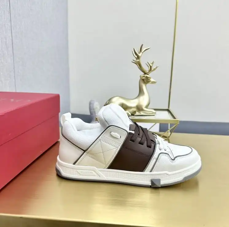 hype Valentino Sneakers