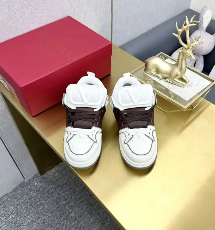 hype Valentino Sneakers