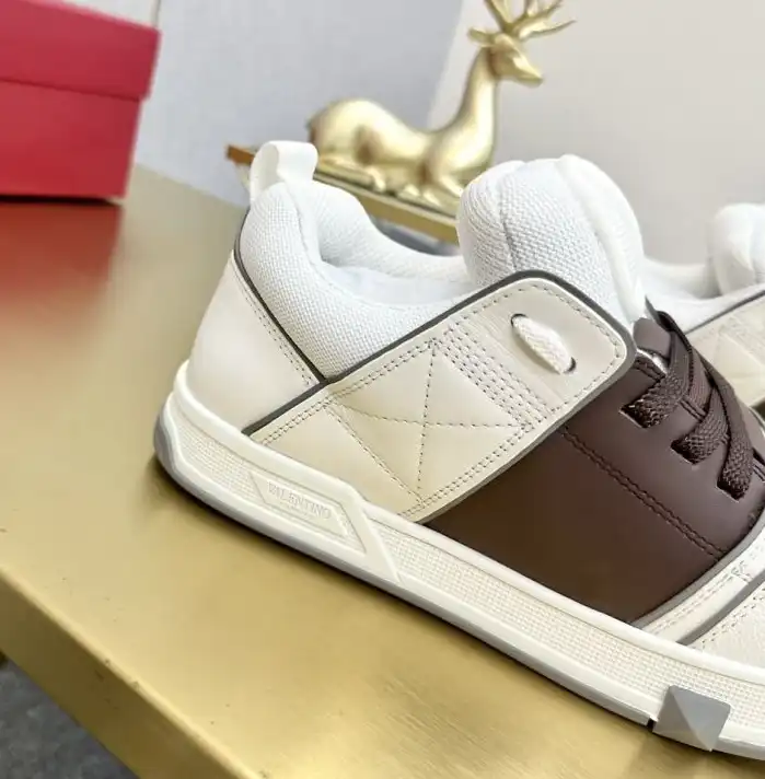 hype Valentino Sneakers