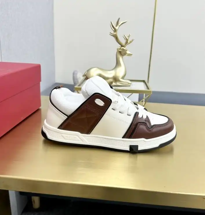 hype Valentino Sneakers