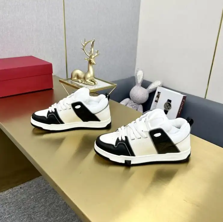 hype Valentino Sneakers