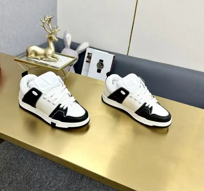 hype Valentino Sneakers