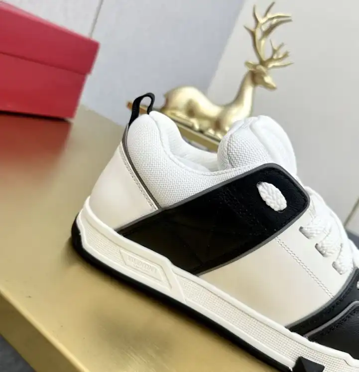 hype Valentino Sneakers