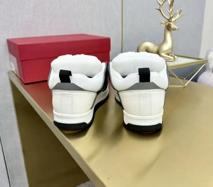 hype Valentino Sneakers