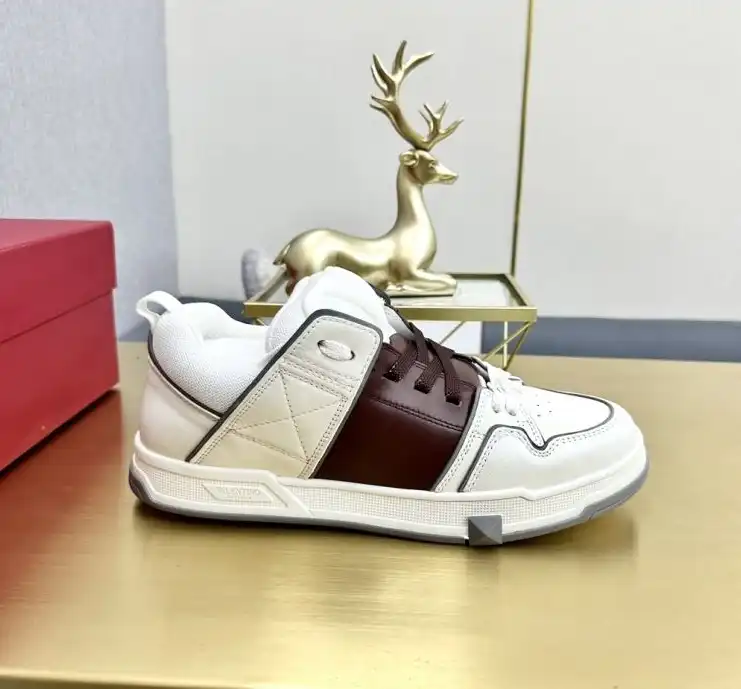 hype Valentino Sneakers