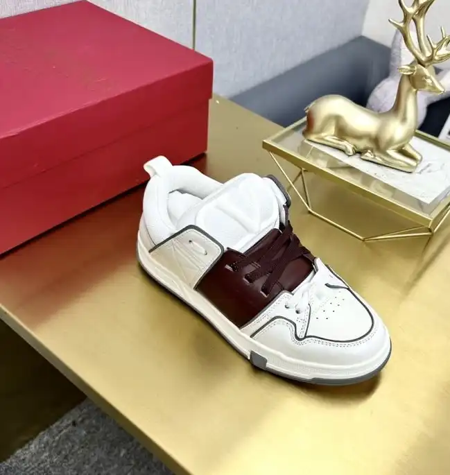 hype Valentino Sneakers