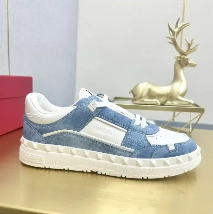 hype Valentino Sneakers