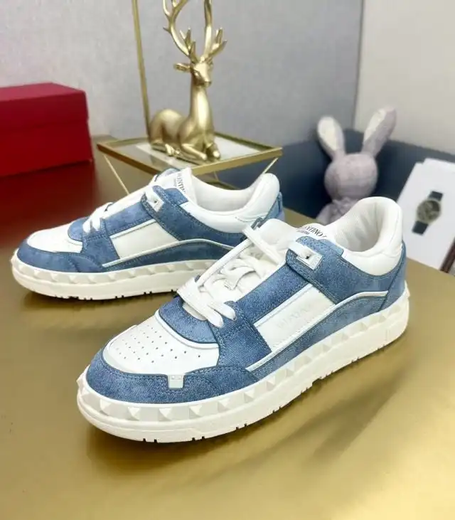 hype Valentino Sneakers