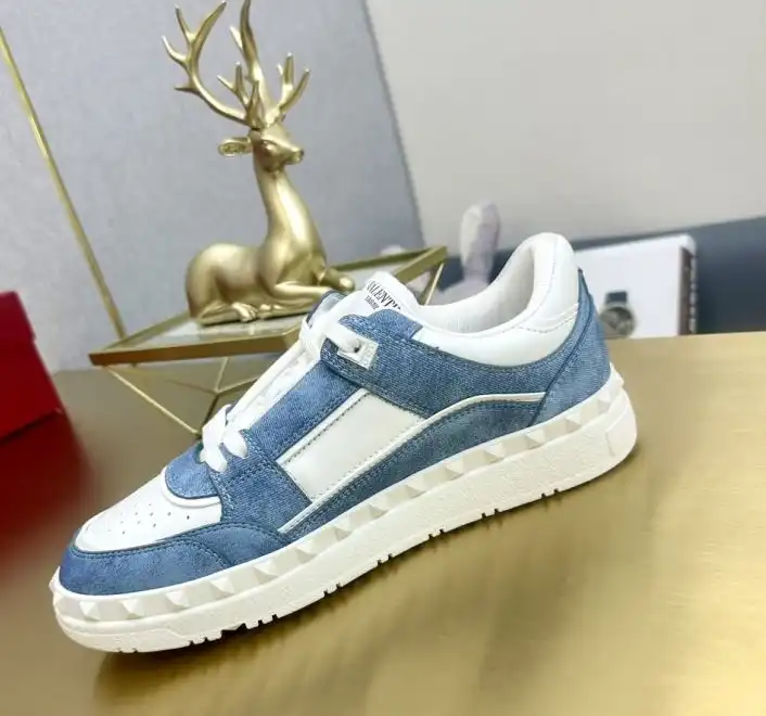 hype Valentino Sneakers