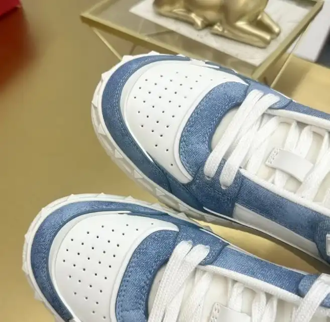 hype Valentino Sneakers