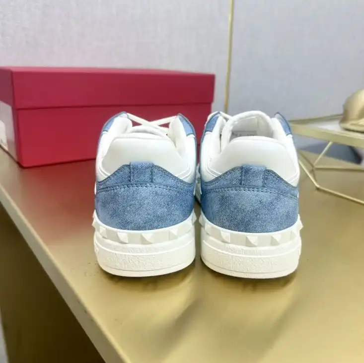 hype Valentino Sneakers