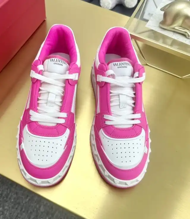 hype Valentino Sneakers