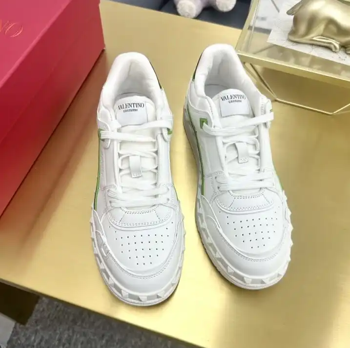 hype Valentino Sneakers