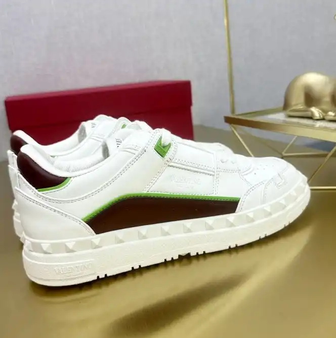 hype Valentino Sneakers