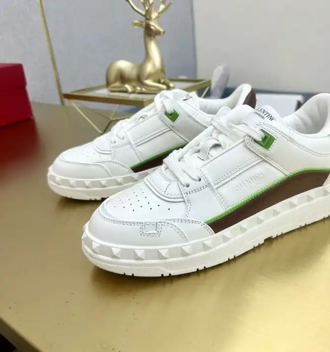 hype Valentino Sneakers