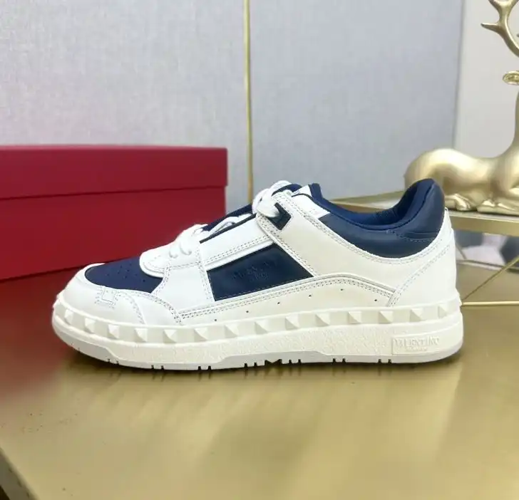 hype Valentino Sneakers