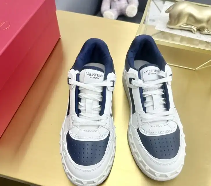 hype Valentino Sneakers