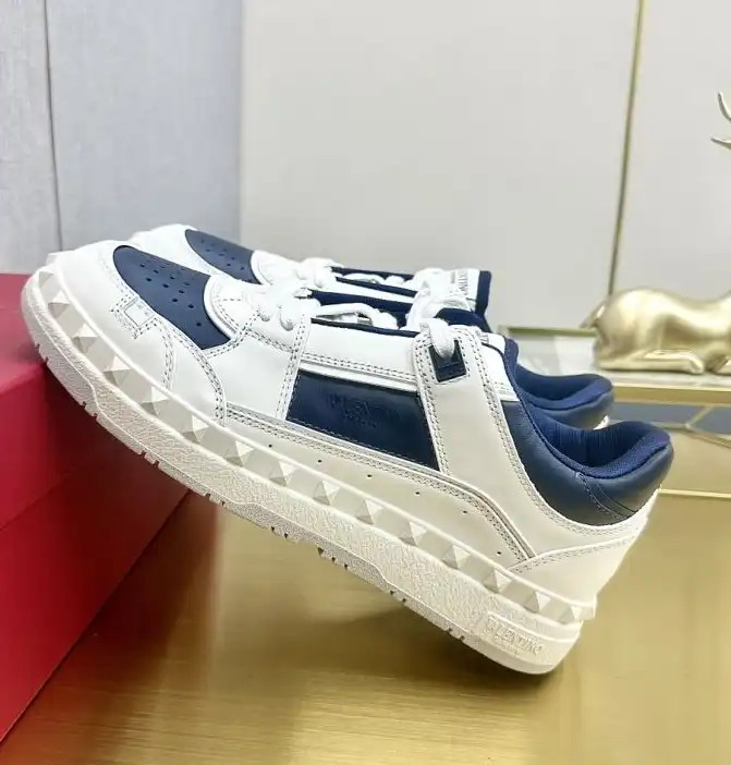 hype Valentino Sneakers