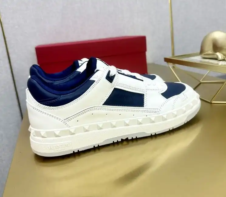 hype Valentino Sneakers