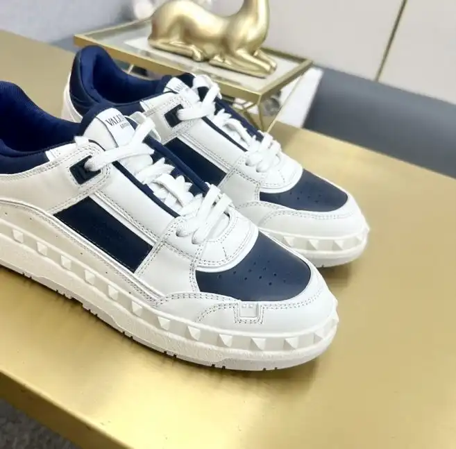 hype Valentino Sneakers