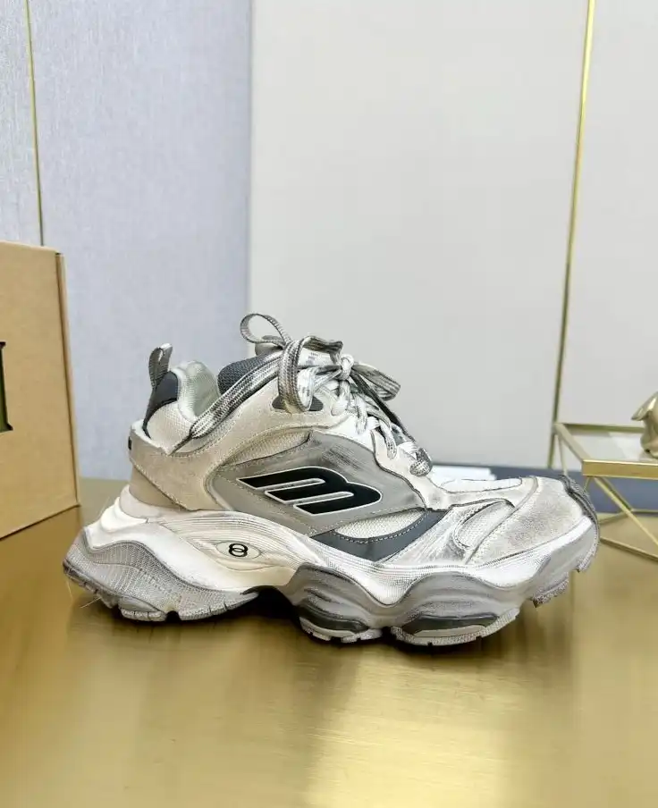 hype Balenciaga Triple-S Series