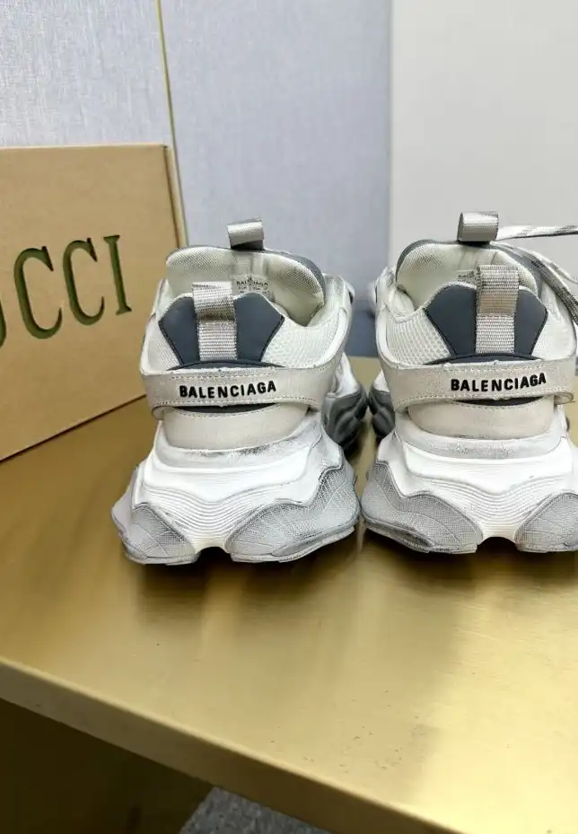 hype Balenciaga Triple-S Series