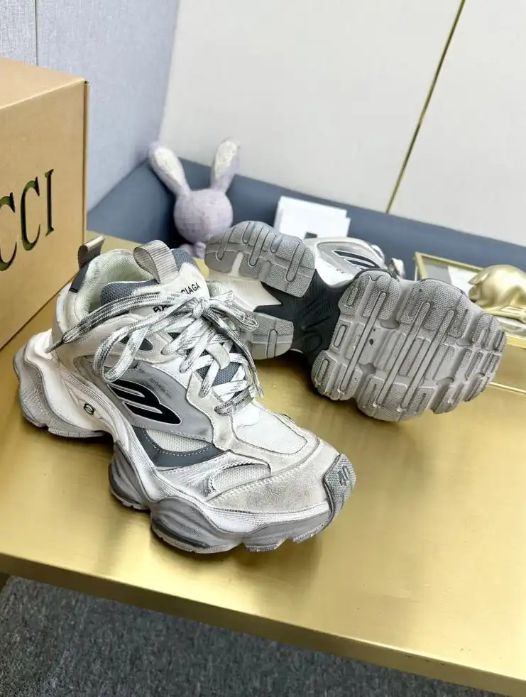 hype Balenciaga Triple-S Series